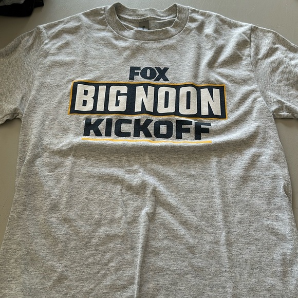 Men’s Michigan Fox Big Noon Kickoff Small Tshirt - Picture 1 of 2